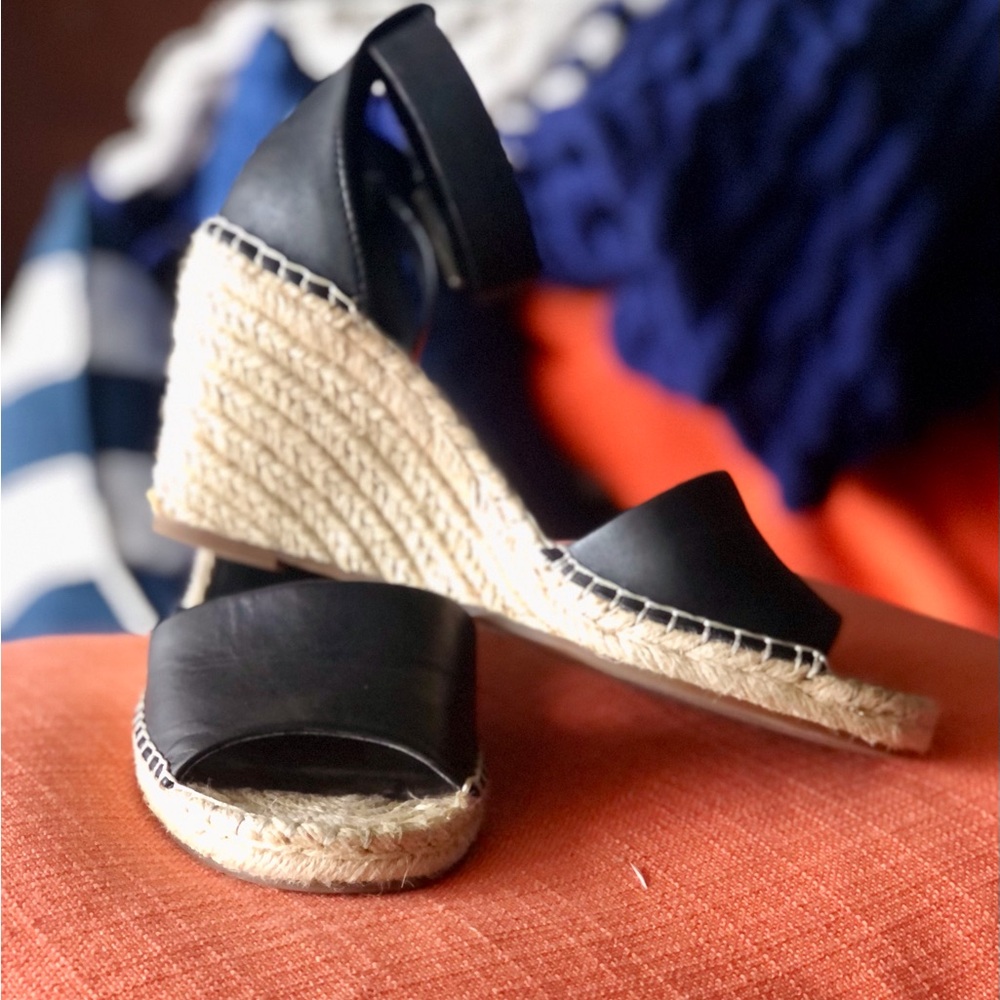 VINCE CSMUTO Leera Espadrille Wedge Sandals